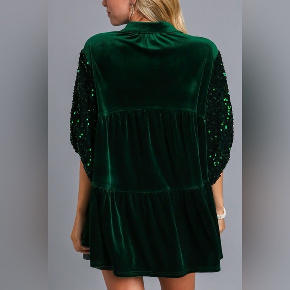 Umgee Sequin Detail Tiered Back Half Sleeve Shirt - Picture 2 of 3